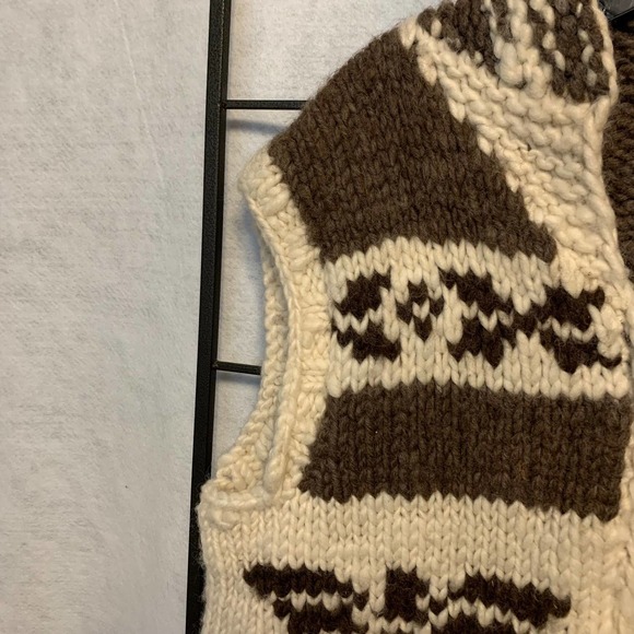 Canadian Sweater Company 100% Wool Eagle Vest - Picture 4 of 11